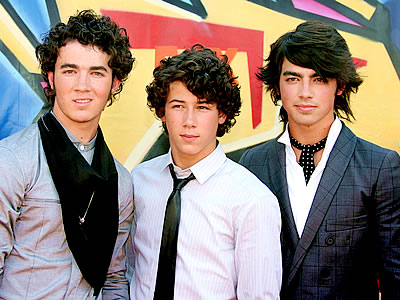 the-jonas-brothers-photos-3.jpg