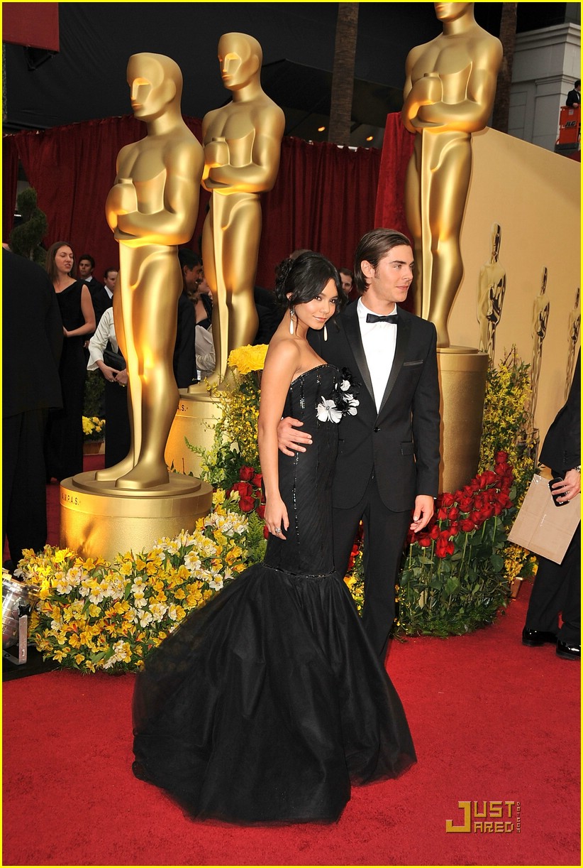 zac-efron-vanessa-hudgens-2009-oscars-01.jpg