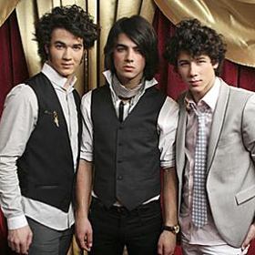 jonas-brothers-on-dwts_0_0_0x0_280x280.jpg